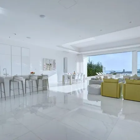 فيلة Your Dream Holiday With Private Pool In Most Exclusive Neighbourhood Paralimni 1332 *