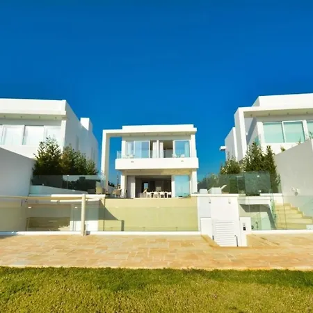 Your Dream Holiday With Private Pool In Most Exclusive Neighbourhood Paralimni 1332