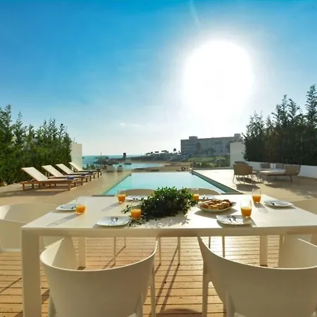Your Dream Holiday With Private Pool In Most Exclusive Neighbourhood Paralimni 1332 *