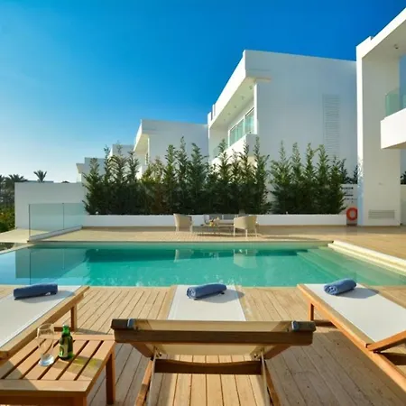 Your Dream Holiday With Private Pool In Most Exclusive Neighbourhood Paralimni 1332 * Protaras