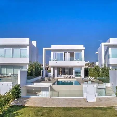 Your Dream Holiday With Private Pool In Most Exclusive Neighbourhood Paralimni 1332